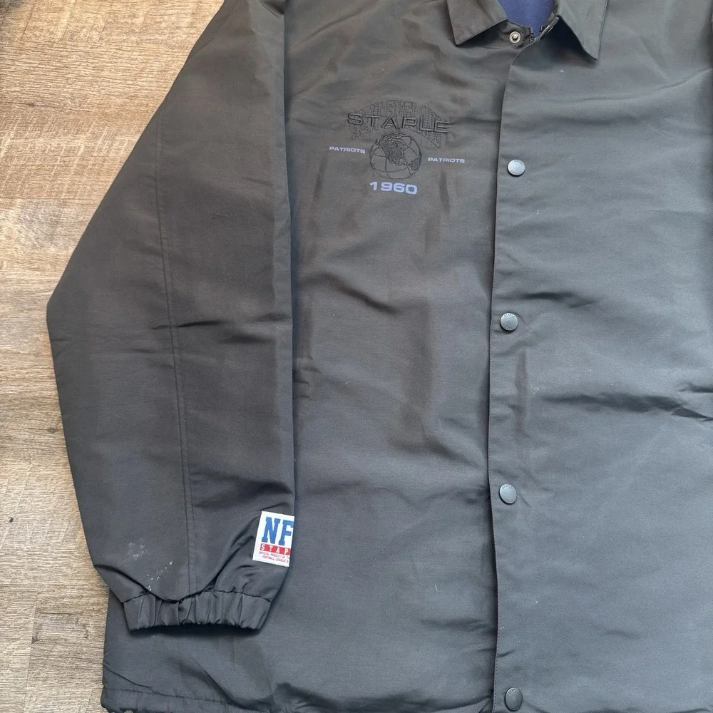 Vintage New England Patriots Black Lightweight Jacket Size XXL